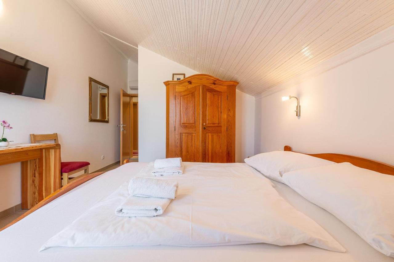 Bed & Breakfast Maki Biograd Na Moru Eksteriør billede